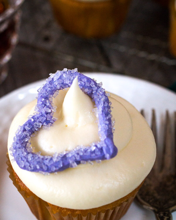 Lemon Cupcakes with Blackberry Filling | Hostess At Heart