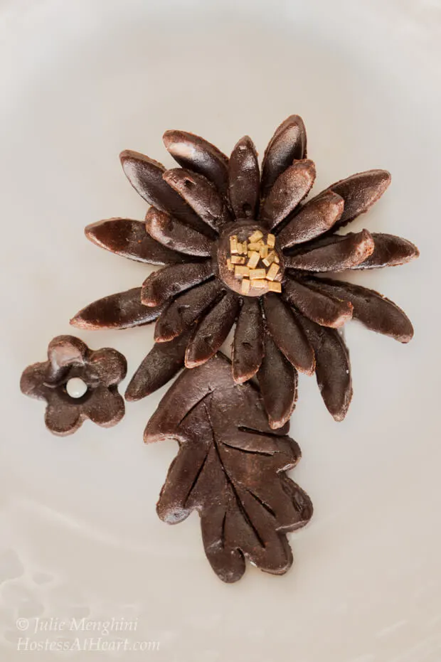 How to Make Modeling Chocolate Roses, chocolate