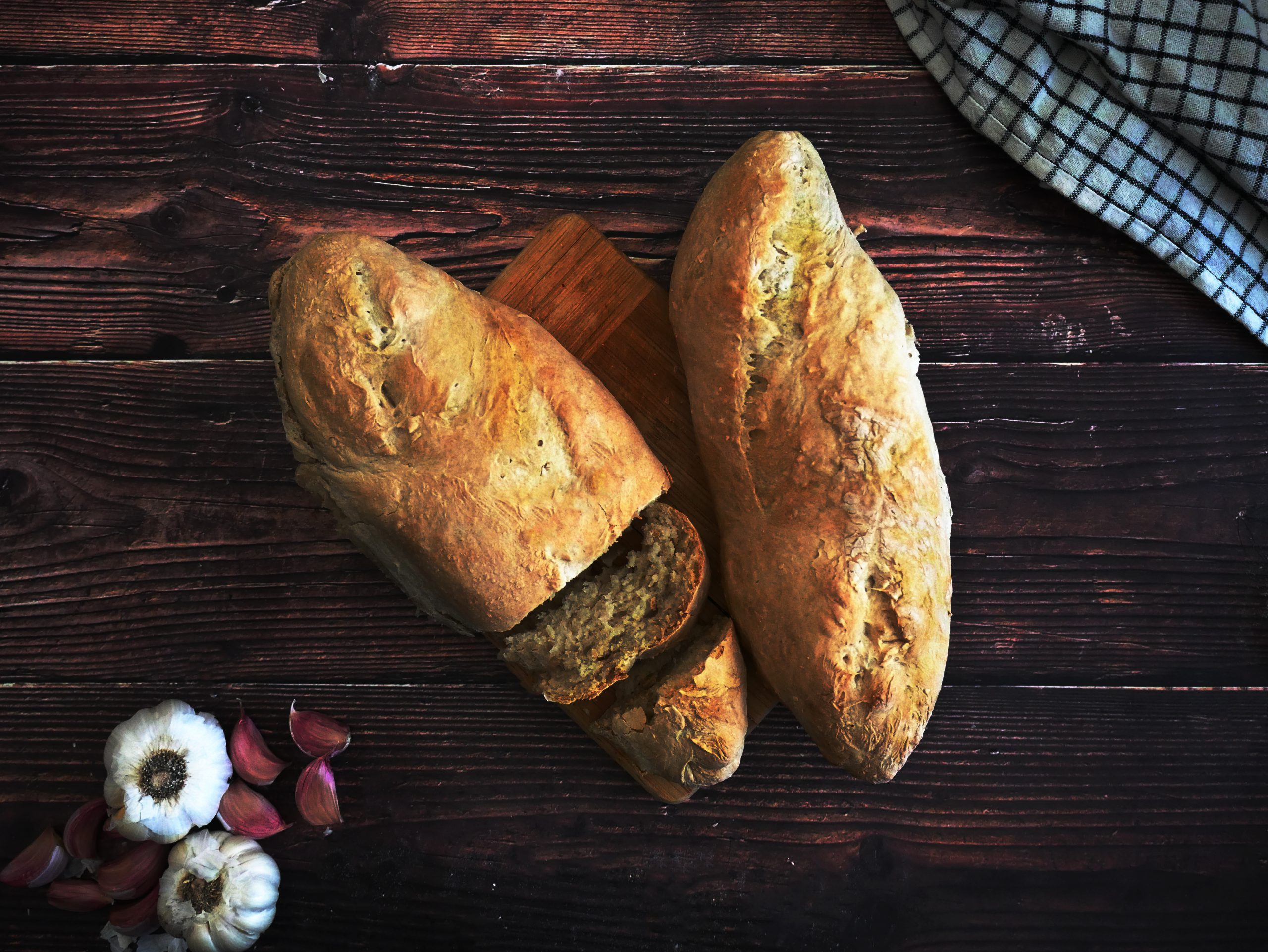 Garlic Batard Bread Recipe (Easy French Loaf) - Hostess At Heart