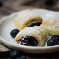 Blueberry Puff Pastry Rolls are quick, easy and delicious. They are perfect for your breakfast, brunch or that sweet treat after any meal | HostessAtHeart.com