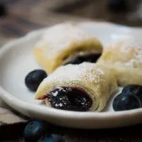 Blueberry Puff Pastry Rolls are quick, easy and delicious. They are perfect for your breakfast, brunch or that sweet treat after any meal | HostessAtHeart.com
