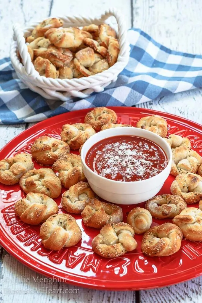 https://hostessatheart.com/wp-content/uploads/2017/01/Pizza-Knots-1-682x1024.jpg.webp