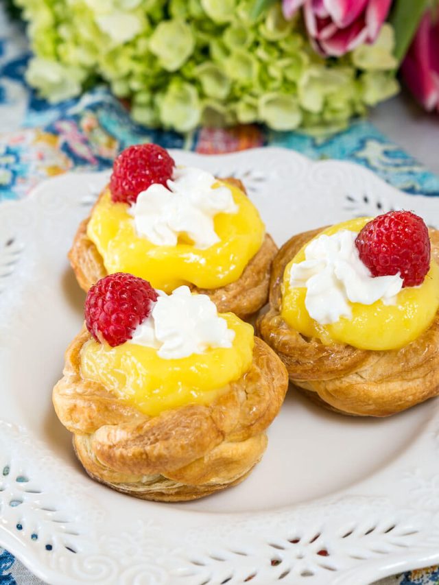 Puff Pastry Baskets with Creamy Lemon Filling Story