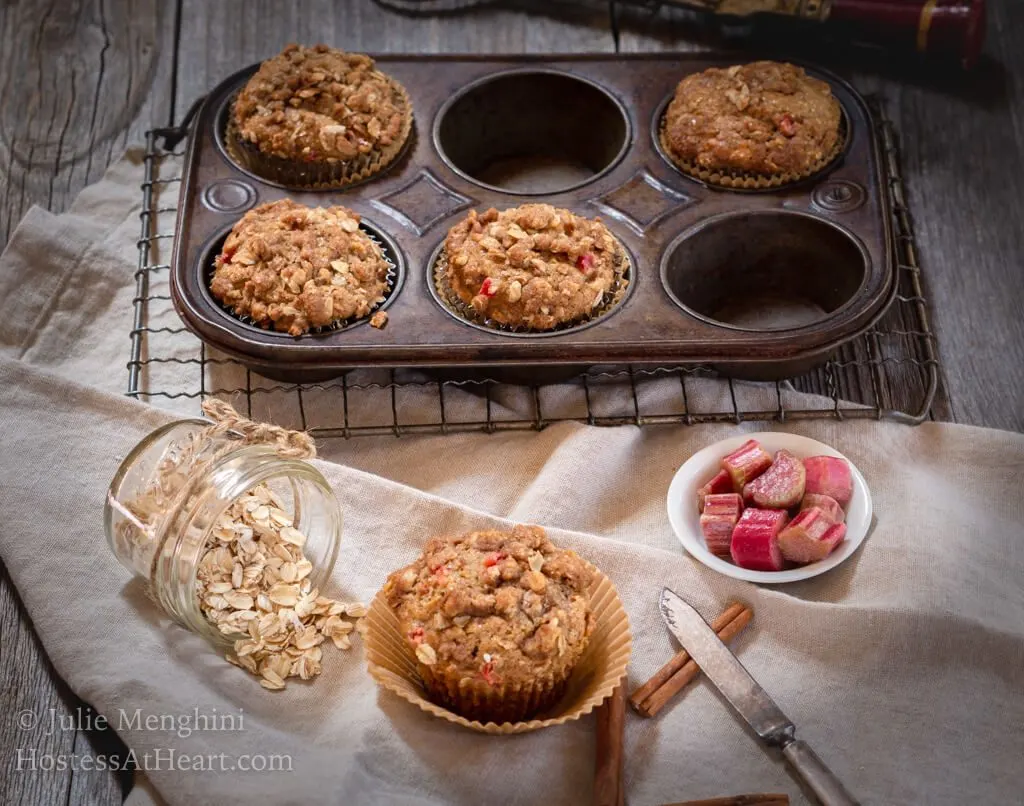 Rhubarb Oat Muffins with Cinnamon Butter Crumble 