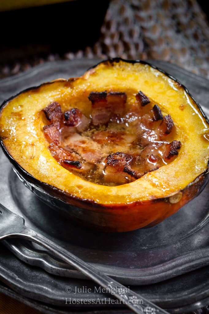 https://hostessatheart.com/wp-content/uploads/2018/11/Baked-Acorn-Squash-Recipe-5-682x1024.jpg