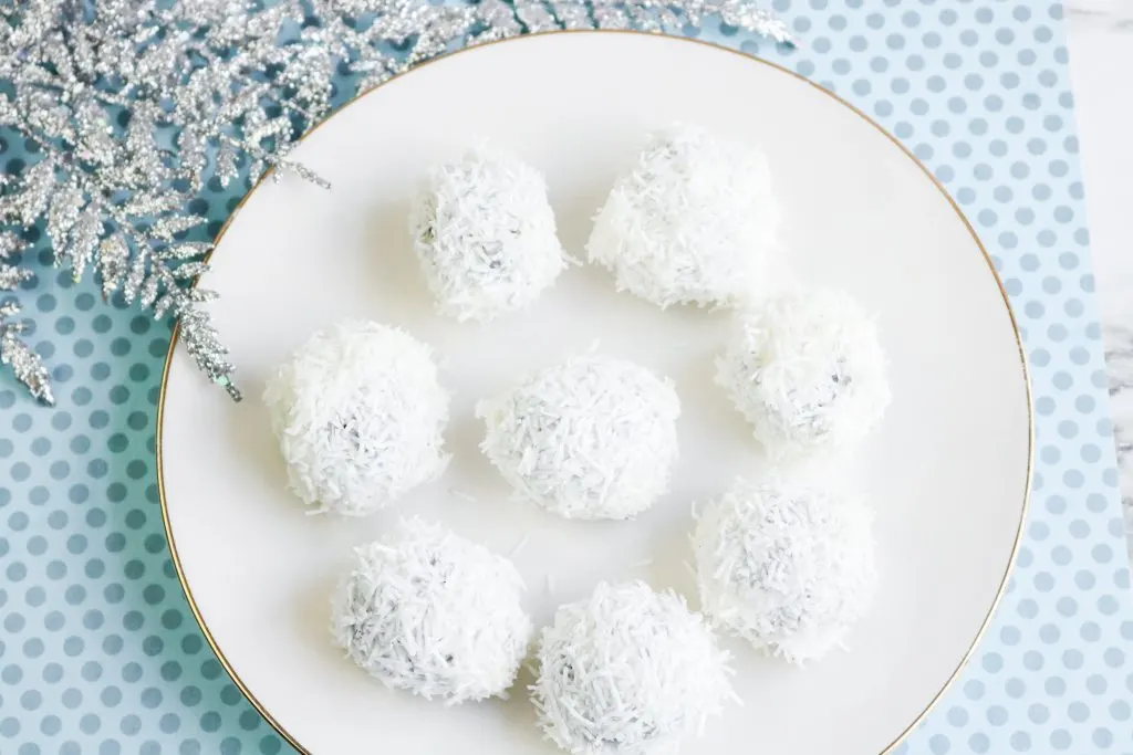 Beautiful Oreo Snowball Truffle Balls on a plate.