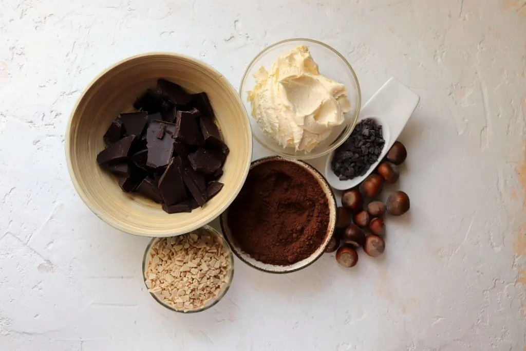 Ingredients: Dark chocolate, heavy whipping cream, milk chocolate, garnish.