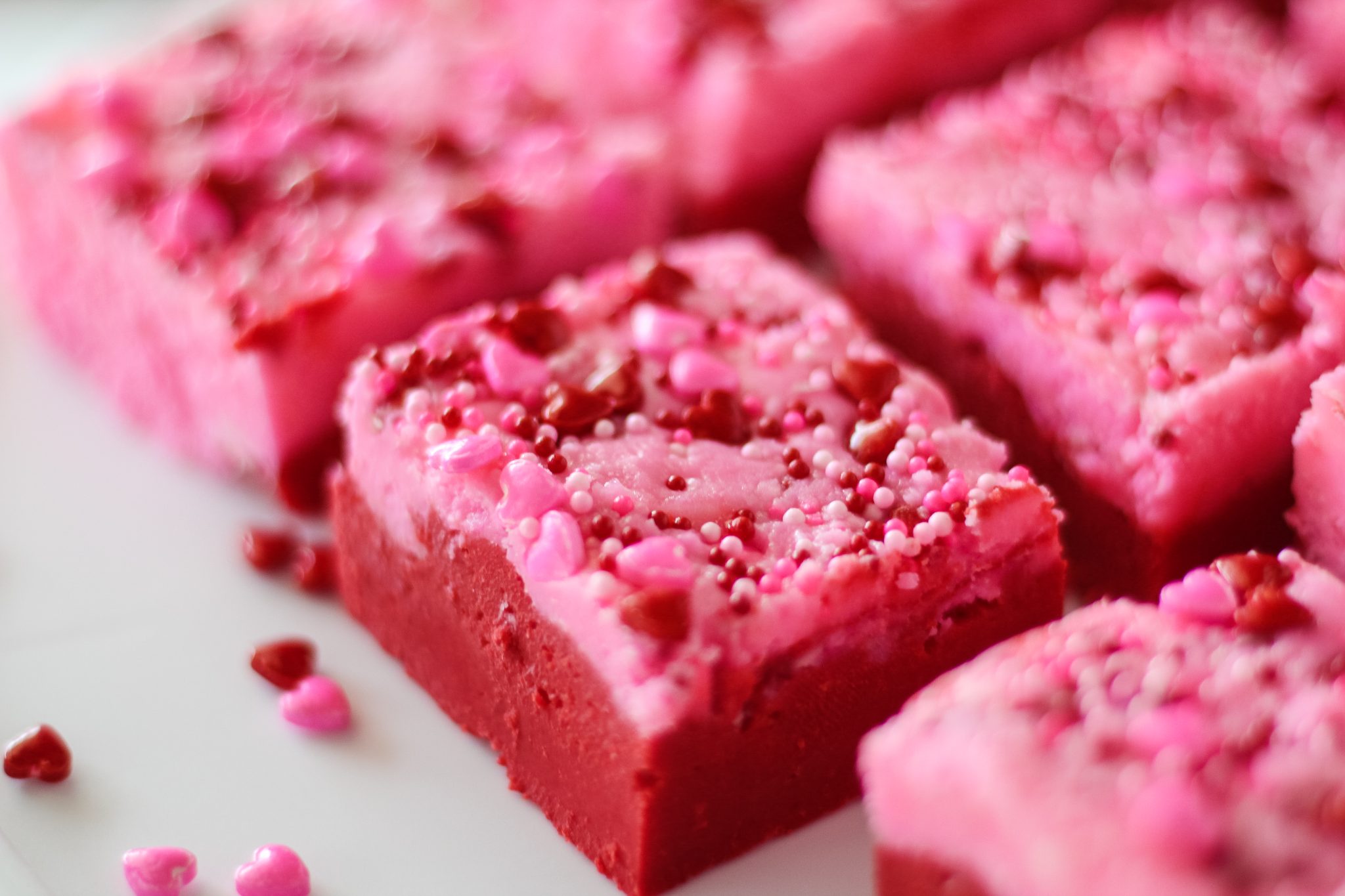 Easy Valentine’s Day Fudge Recipe [Video] Hostess At Heart