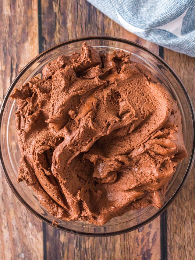 Easy Chocolate Buttercream Frosting Recipe Story