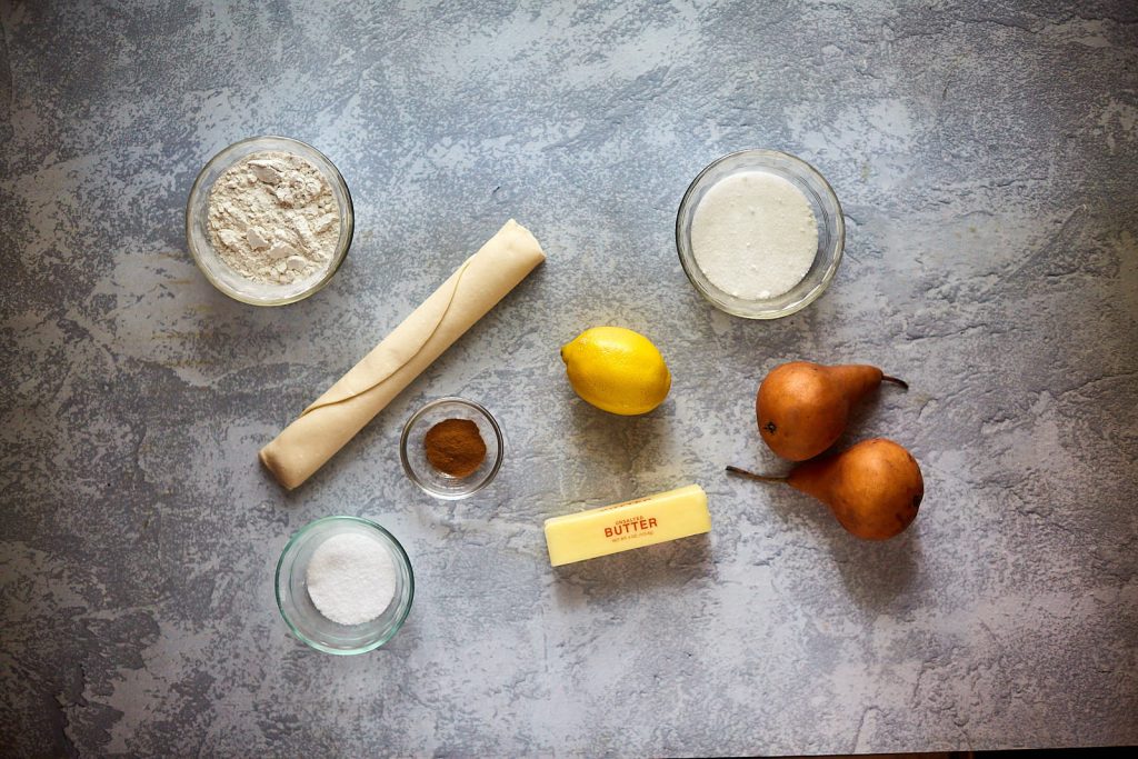 Ingredients: flour, salt, cinnamon, butter, lemon, pears, sugar, pie crust.