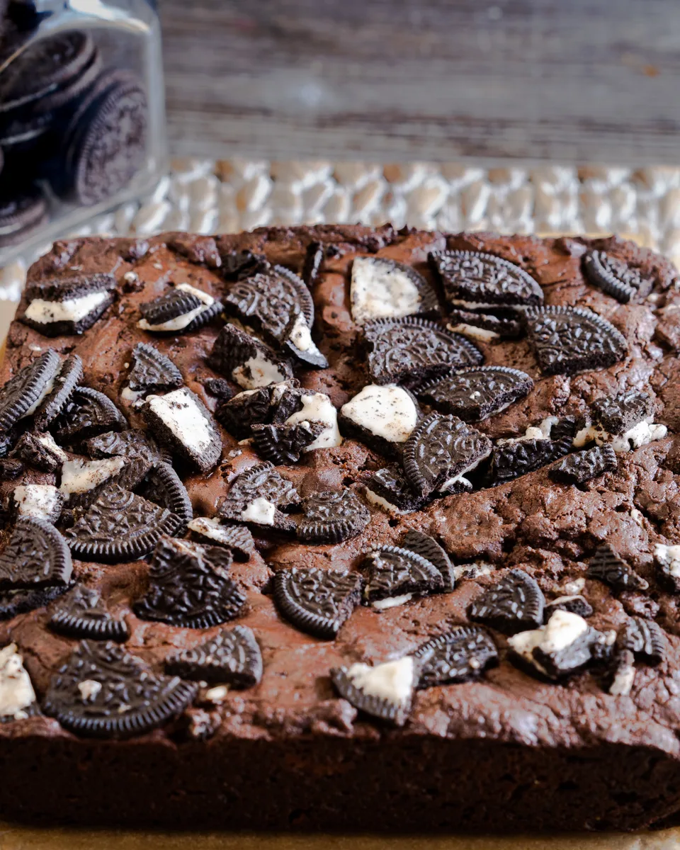 The EASIEST Oreo Brownies - I Heart Naptime