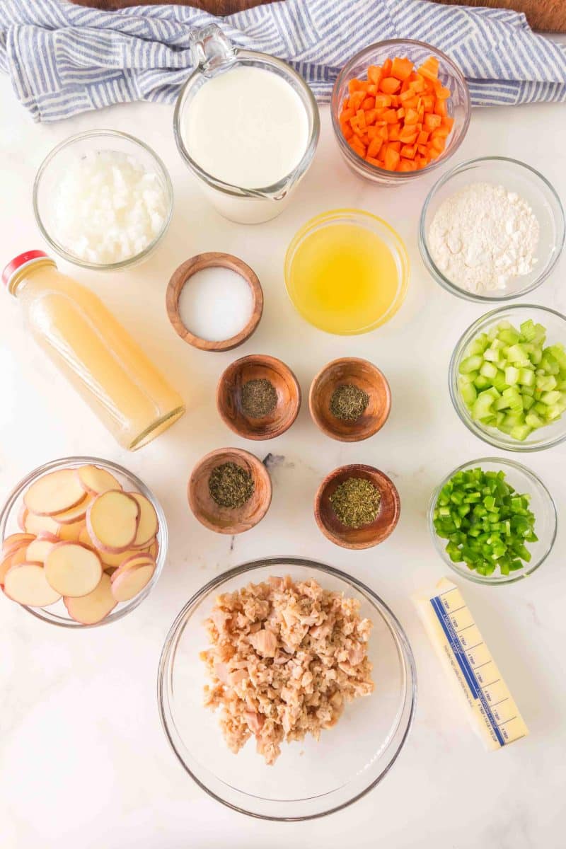 Ingredients: minced clams, clam juice, butter, potatoes, celery, carrots, green chilies, onion, half and half, chicken broth, flour, salt and pepper, dried thyme, oregano, and basil. Hostess At Heart